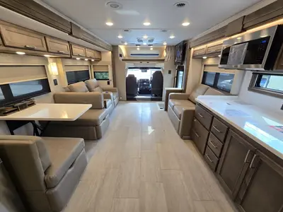 2027 Renegade Verona photo 3
