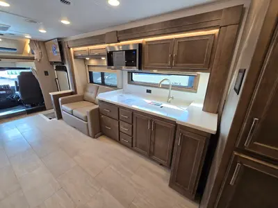 2027 Renegade Verona photo 9