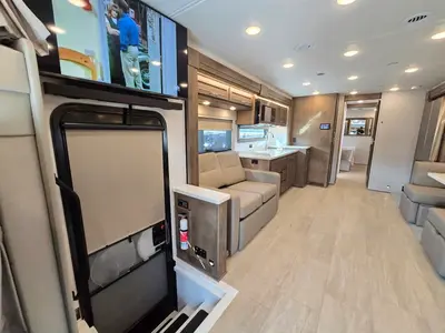 2027 Renegade Verona photo 6
