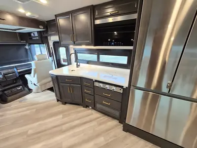 2027 Fleetwood Bounder photo 10