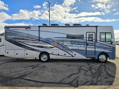 2027 Fleetwood Bounder photo 28