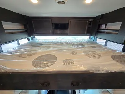 2027 Fleetwood Bounder photo 4