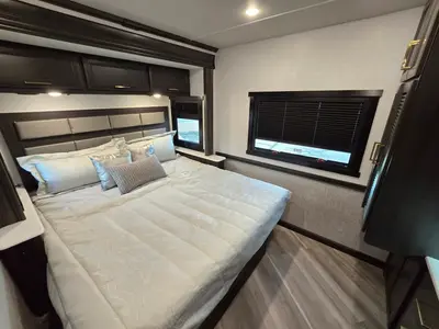 2027 Fleetwood Bounder photo 19