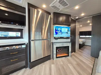 2027 Fleetwood Bounder photo 8