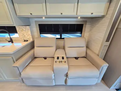 2027 Tiffin Motorhomes Allegro BAY photo 7