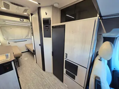 2027 Winnebago Resa IUH19DC photo 10