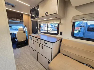 2027 Winnebago Resa IUH19DC photo 7