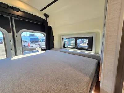 2027 Thor Motor Coach Palladium photo 15