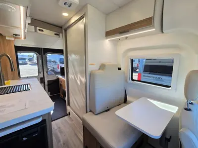 2027 Thor Motor Coach Palladium photo 11