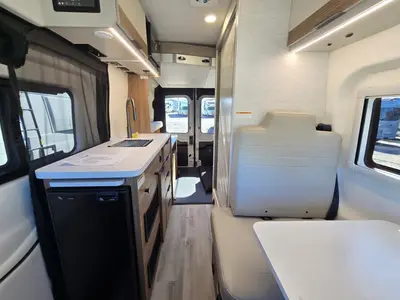 2027 Thor Motor Coach Palladium photo 5