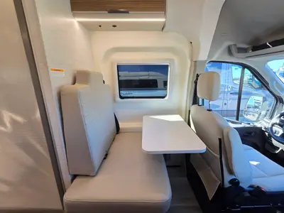 2027 Thor Motor Coach Palladium photo 12