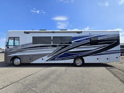 2027 Fleetwood Bounder photo 29