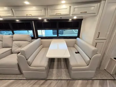 2027 Fleetwood Bounder photo 15