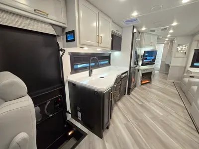 2027 Fleetwood Bounder photo 6