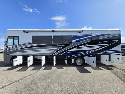 2027 Fleetwood Bounder photo 30