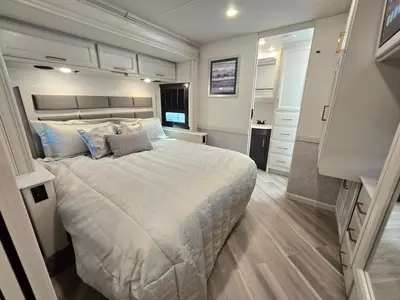2027 Fleetwood Bounder photo 19