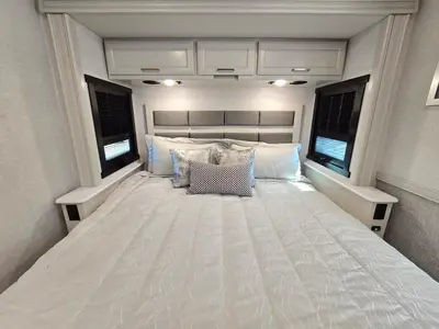 2027 Fleetwood Bounder photo 20