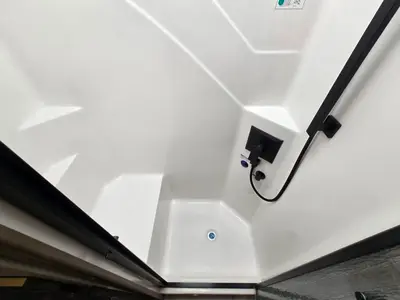 2027 Fleetwood Discovery photo 26