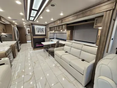 2027 Fleetwood Discovery photo 14