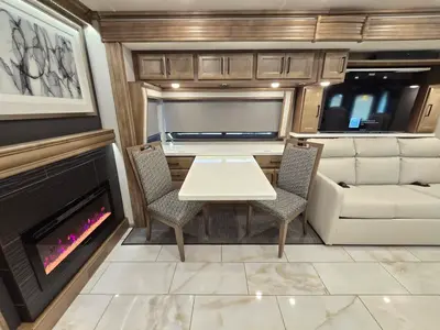 2027 Fleetwood Discovery photo 16