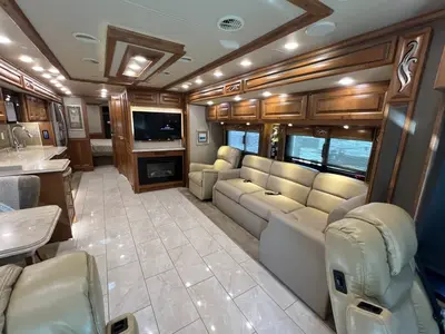 2018 Tiffin Motorhomes Phaeton photo 13