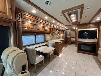 2018 Tiffin Motorhomes Phaeton photo 5