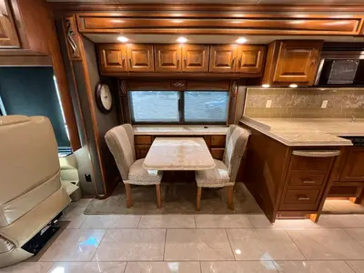 2018 Tiffin Motorhomes Phaeton photo 6