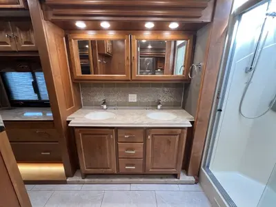2018 Tiffin Motorhomes Phaeton photo 20