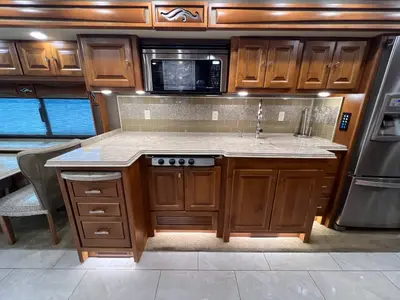 2018 Tiffin Motorhomes Phaeton photo 7