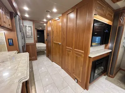 2018 Tiffin Motorhomes Phaeton photo 16