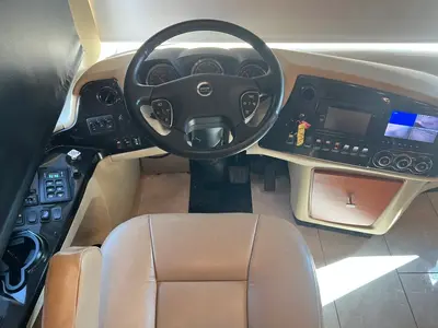 2018 Tiffin Motorhomes Phaeton photo 2