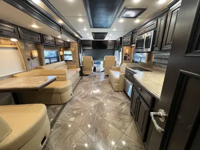 2016 Newmar Dutch Star photo 3