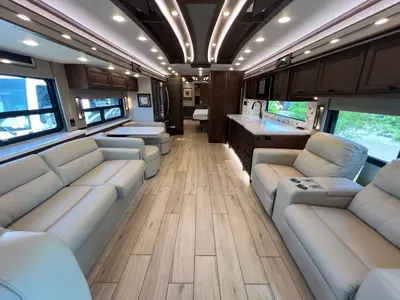 2025 Tiffin Motorhomes Allegro BUS photo 4