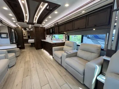 2025 Tiffin Motorhomes Allegro BUS photo 5