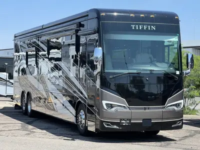 2025 Tiffin Motorhomes Allegro BUS exterior