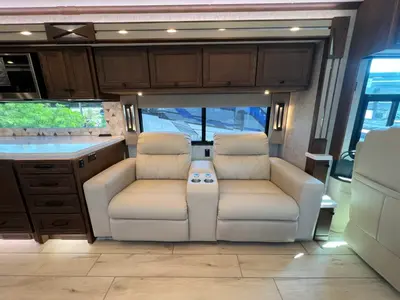 2025 Tiffin Motorhomes Allegro BUS photo 6
