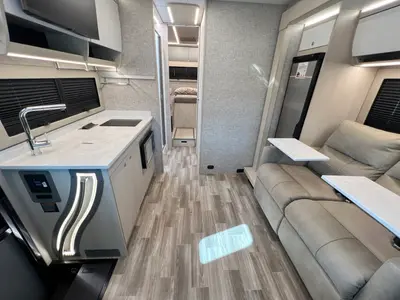 2025 Tiffin Motorhomes Wayfarer photo 5