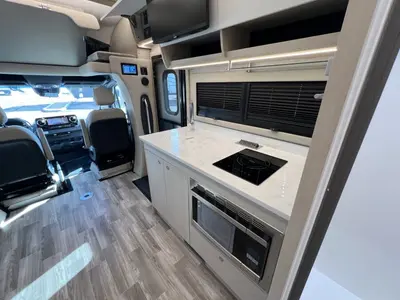 2025 Tiffin Motorhomes Wayfarer photo 9