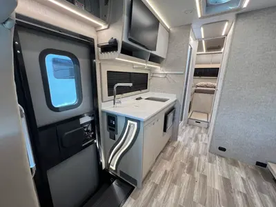 2025 Tiffin Motorhomes Wayfarer photo 6