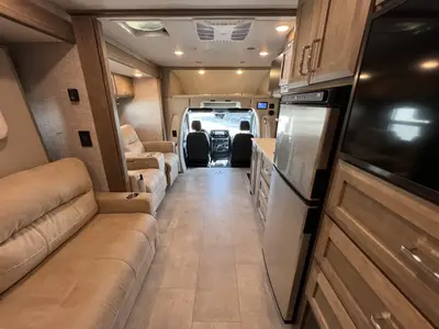 2024 Tiffin Motorhomes Wayfarer photo 3