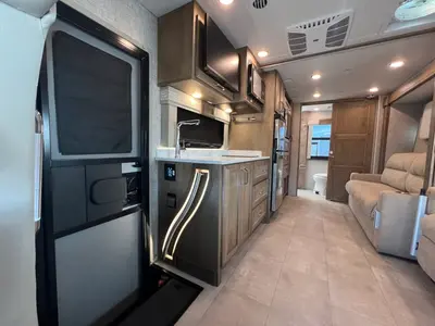 2024 Tiffin Motorhomes Wayfarer photo 6