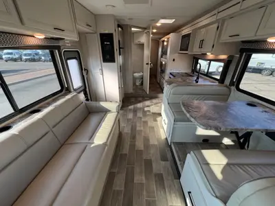 2022 Thor Motor Coach Chateau photo 5