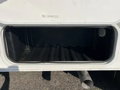 2022 Thor Motor Coach Chateau photo 27
