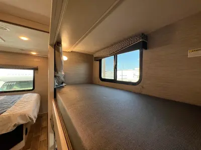 2022 Thor Motor Coach Chateau photo 17