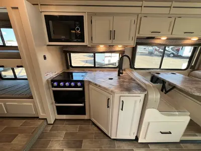 2022 Thor Motor Coach Chateau photo 8