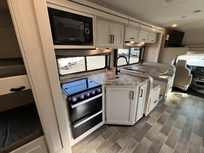 2022 Thor Motor Coach Chateau photo 9
