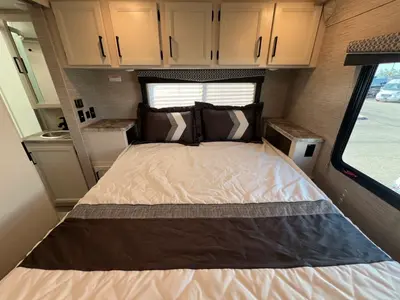 2022 Thor Motor Coach Chateau photo 20