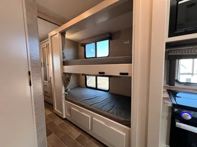 2022 Thor Motor Coach Chateau photo 16