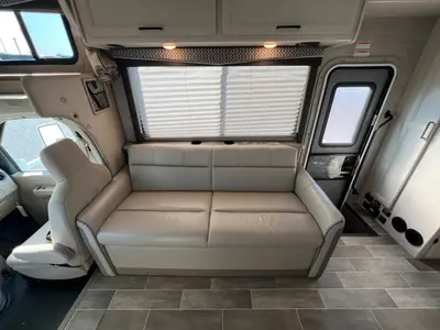 2022 Thor Motor Coach Chateau photo 14