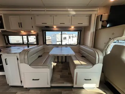 2022 Thor Motor Coach Chateau photo 7
